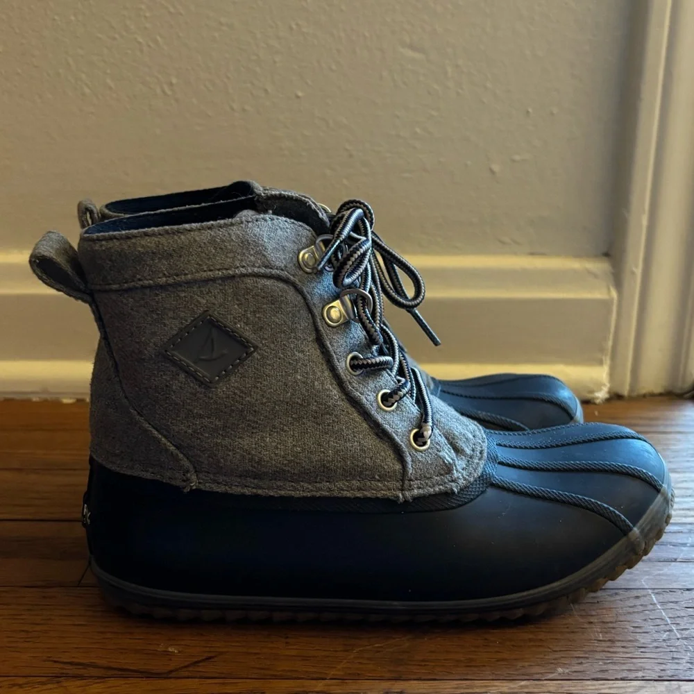 SPERRY Bowline Classic Duck Boot in Gray and Blue